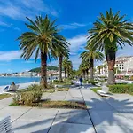 Beachfront Daria Апартаменты